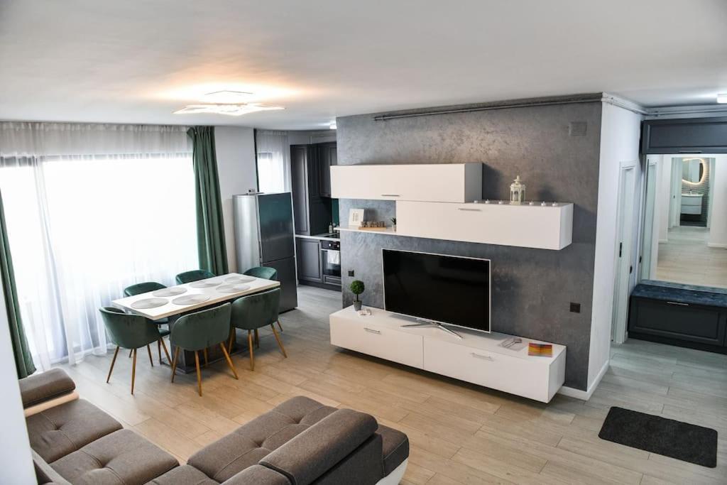 Apartment Cherr